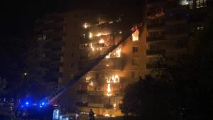 le feu s est propage aux differents etages photo progres dr 1620402599 2 300x169 1
