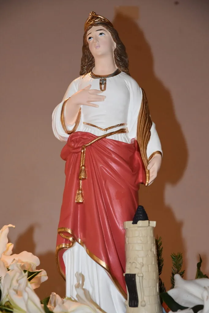 Statue de Sainte-Barbe du Corps des sapeurs-pompiers de Saint-Martin-Vésubie (06). Disparue avec le centre de secours lors de la tempête Alex le 2 octobre 2020. (Photo©Laetitia Galais )