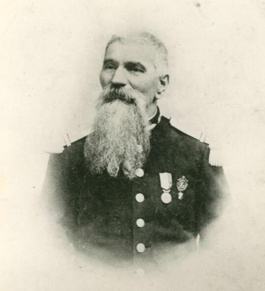 Charles Michel, fondateur de la Fédération des officiers et sous-officiers de sapeurs-pompiers de France et d’Algérie, est tué par un bombardement le 30 octobre 1914.